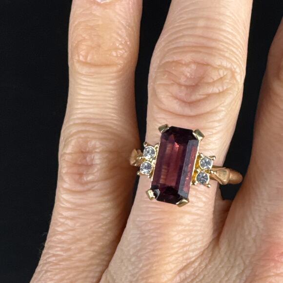 Vtg AVON 4 Pcs Set Purple Rhinestone Gold Tone Bracelet Necklace Earrings Ring - Picture 14 of 16